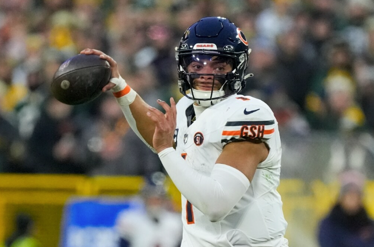 Even Vegas insiders can t agree on what the Bears should do with